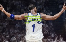 体彩官网-绿茵惊现荒诞一幕，核心球员伤退瞬间，不速之客入场极尽模仿引哗然