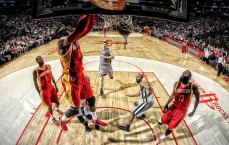 体彩官网-冠军梦碎之夜！阿奇姆彭被换下捂脸痛哭，怒视主帅引爆更衣室矛盾